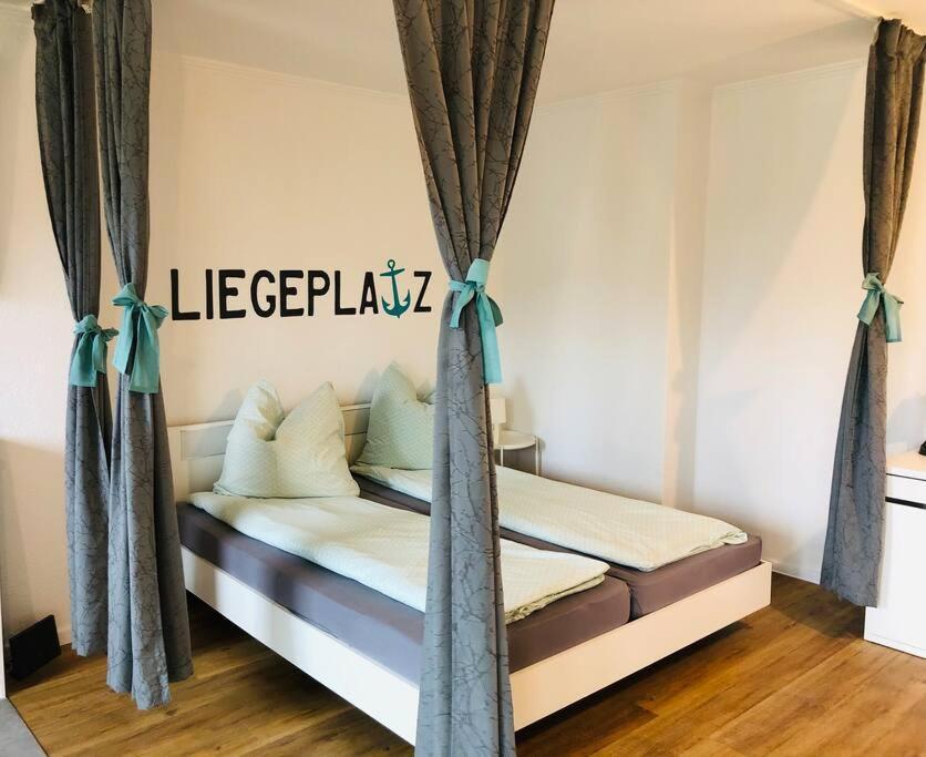 Zentrale Studio Wohnung In Emden Extérieur photo