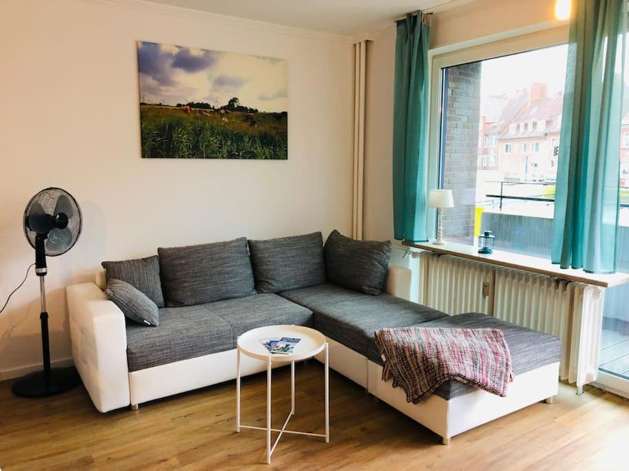 Zentrale Studio Wohnung In Emden Extérieur photo